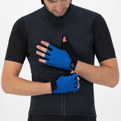Rogelli Core fietshandschoenen heren blauw gedragen voorkant.