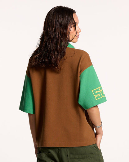 ELLIOT POLO BROWN - brown colorblock polo shirt, back view on female model - Cold Culture #woman