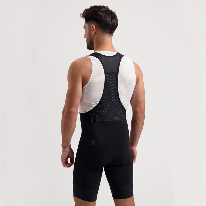 Rogelli Signature korte fietsbroek heren zwart gedragen achterkant.