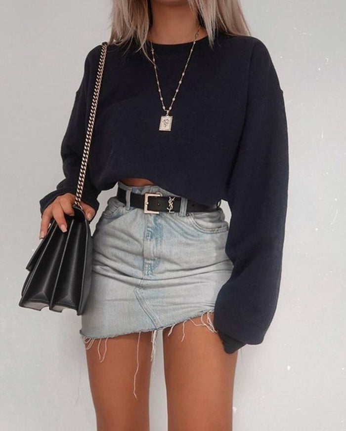 Women’s Long Sleeve Crop Top striped version modern casual outfit daylight